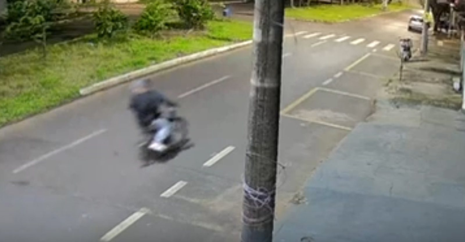Homicídio em Araguari: Dupla em bicicleta motorizada mata dois | G1