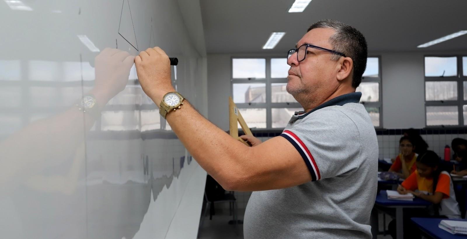 Câmara aprova reajuste de 5,4% no piso dos professores de Fortaleza | G1