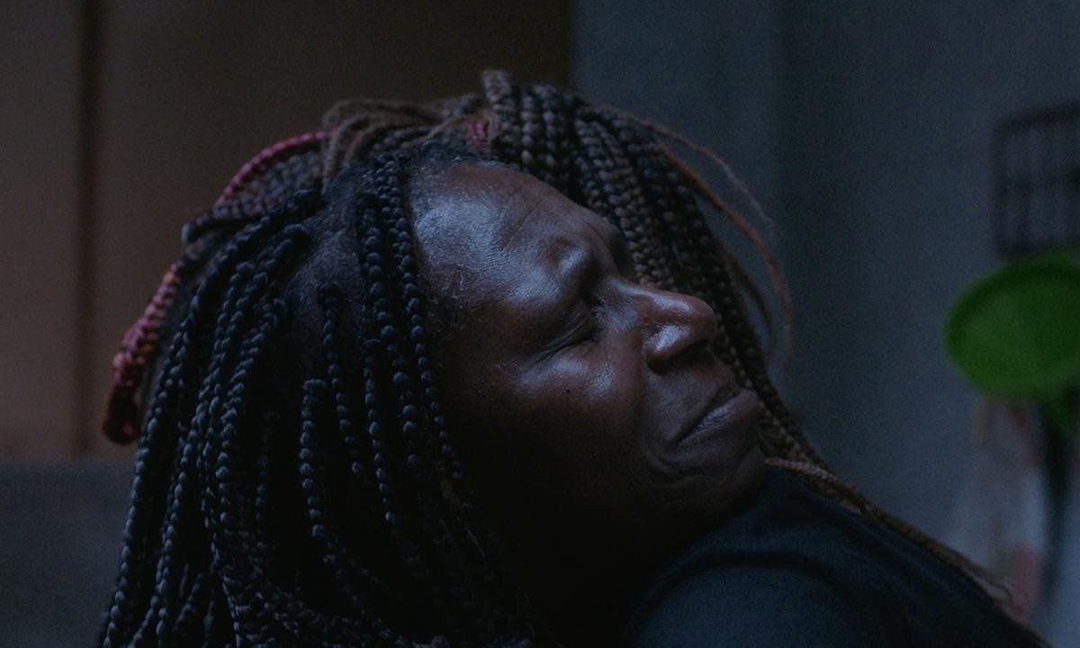 Grace Passô celebra estreia de Nosso Segredo no Festival de Berlim