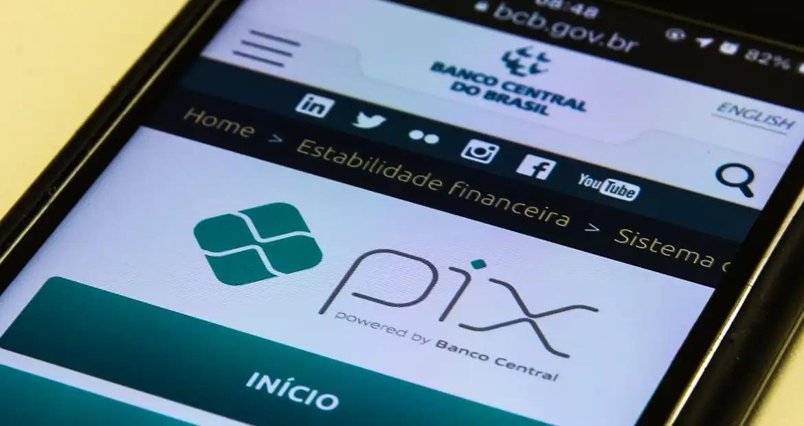 Pix por aproximação completa um ano com baixa adesão