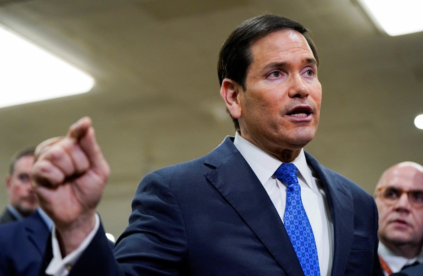 'Irã é governado por lunáticos fanáticos religiosos', diz secretário de Trump ao defender ação militar | G1