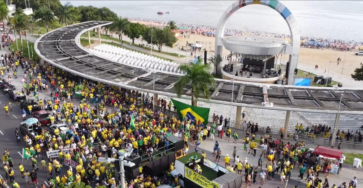 Manifestantes fazem ato em Manaus contra Lula e STF | G1