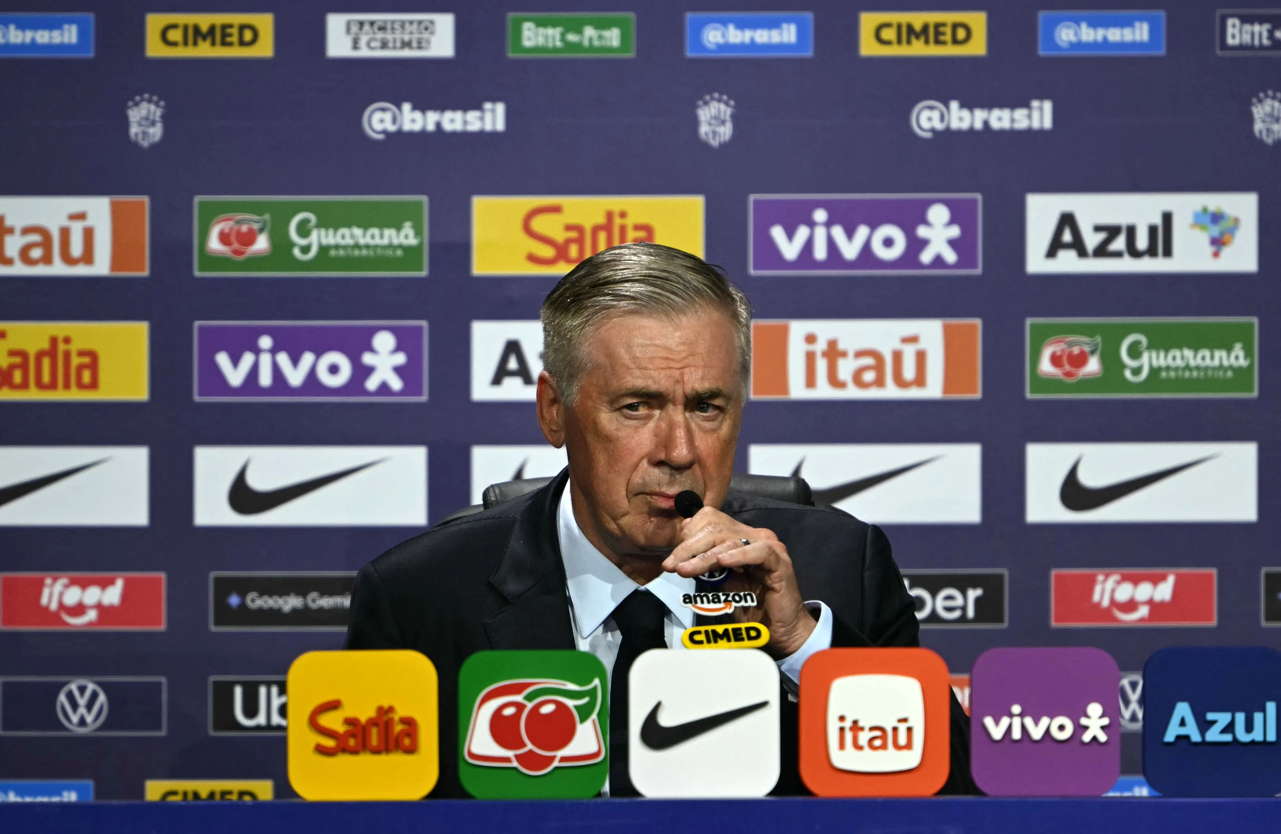 Lista de Ancelotti tenta resolver problemas com 'bolas de segurança', mas sem fechar portas para o novo; análise
