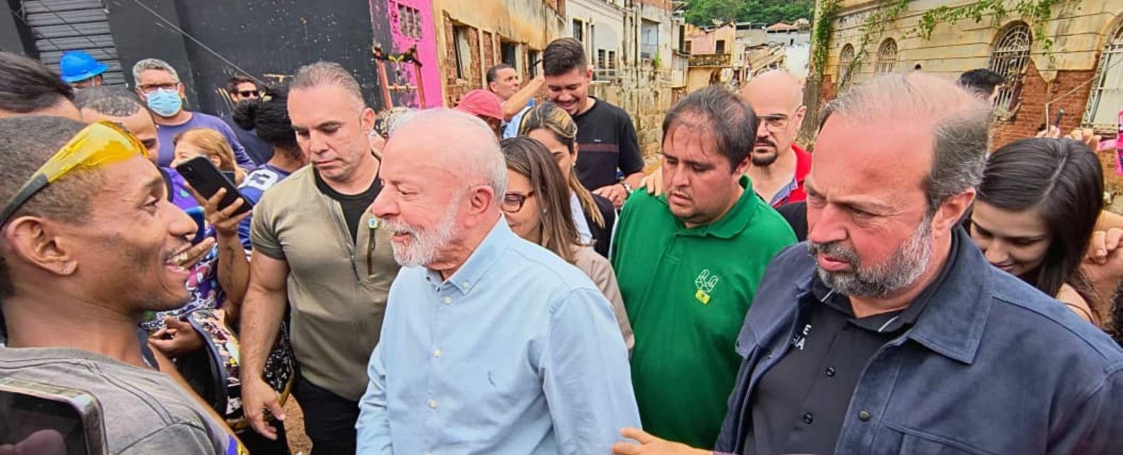 Em visita a Juiz de Fora e Ubá, Lula promete reconstruir casas