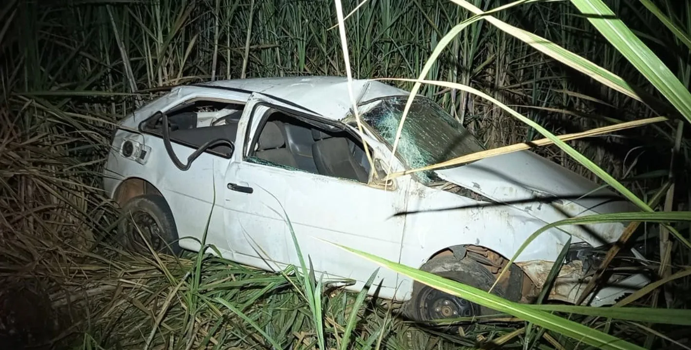 Motorista morre após capotagem em estrada rural no interior de SP