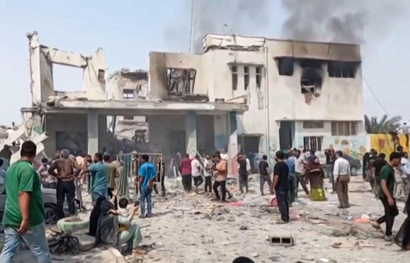 Chanceler do Irã promete retaliação contra ataques relembrando acusação de Trump contra Obama: 'Queda de popularidade'