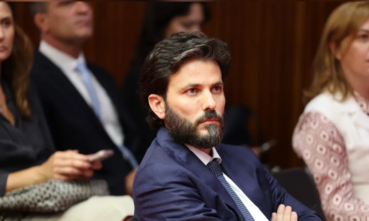 Sem Cleitinho, Marcelo Aro será palanque de Flávio em Minas