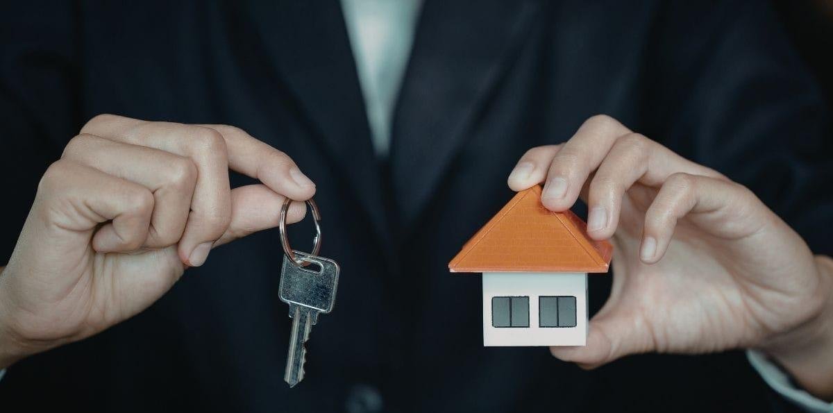 Casa própria: entenda as formas de pagar as parcelas e economizar juros