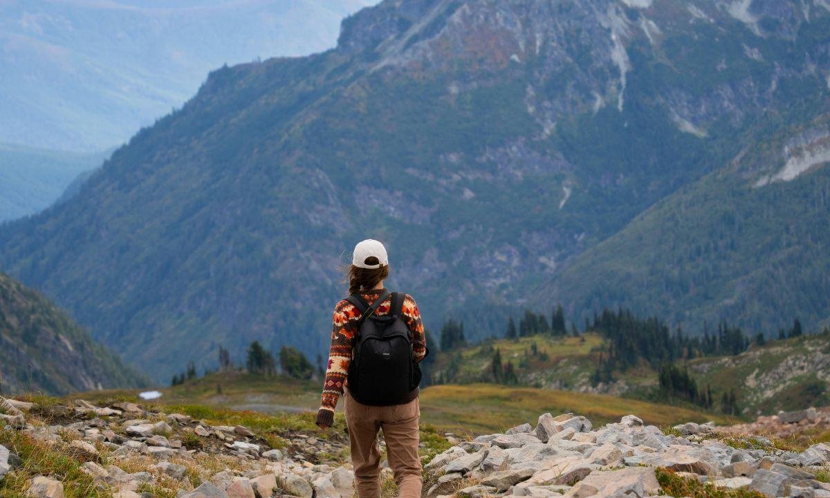 Mulher é largada em trilha pelo namorado e comove a web com relato