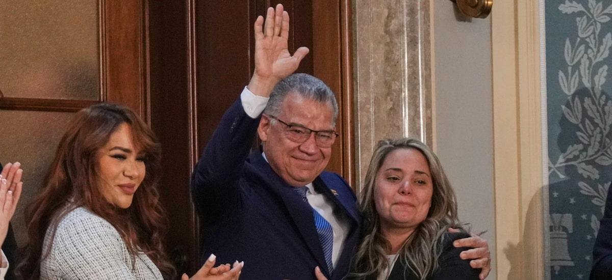 Após prisão, ex-candidato venezuelano reaparece no Capitólio a convite de Trump