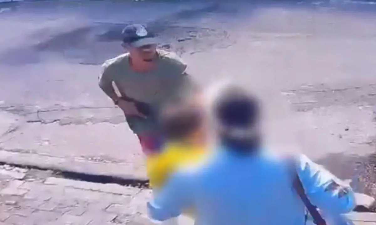 Turista é assaltada com bebê no colo em frente a hotel no litoral de SP; VEJA