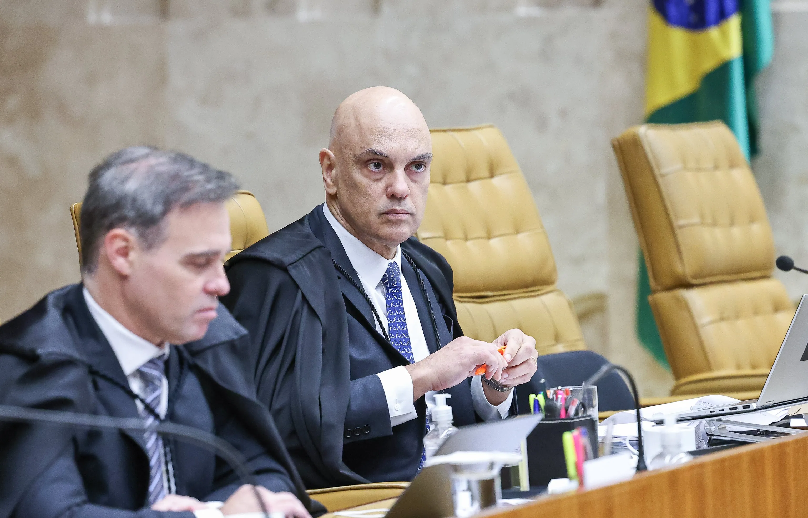 Fachin retira do inquérito das fake news pedido de Moraes para investigar Mendonça