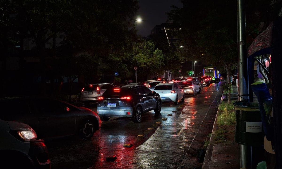 Com chuva, SP registra 3º dia de congestionamento acima de 1.100 km