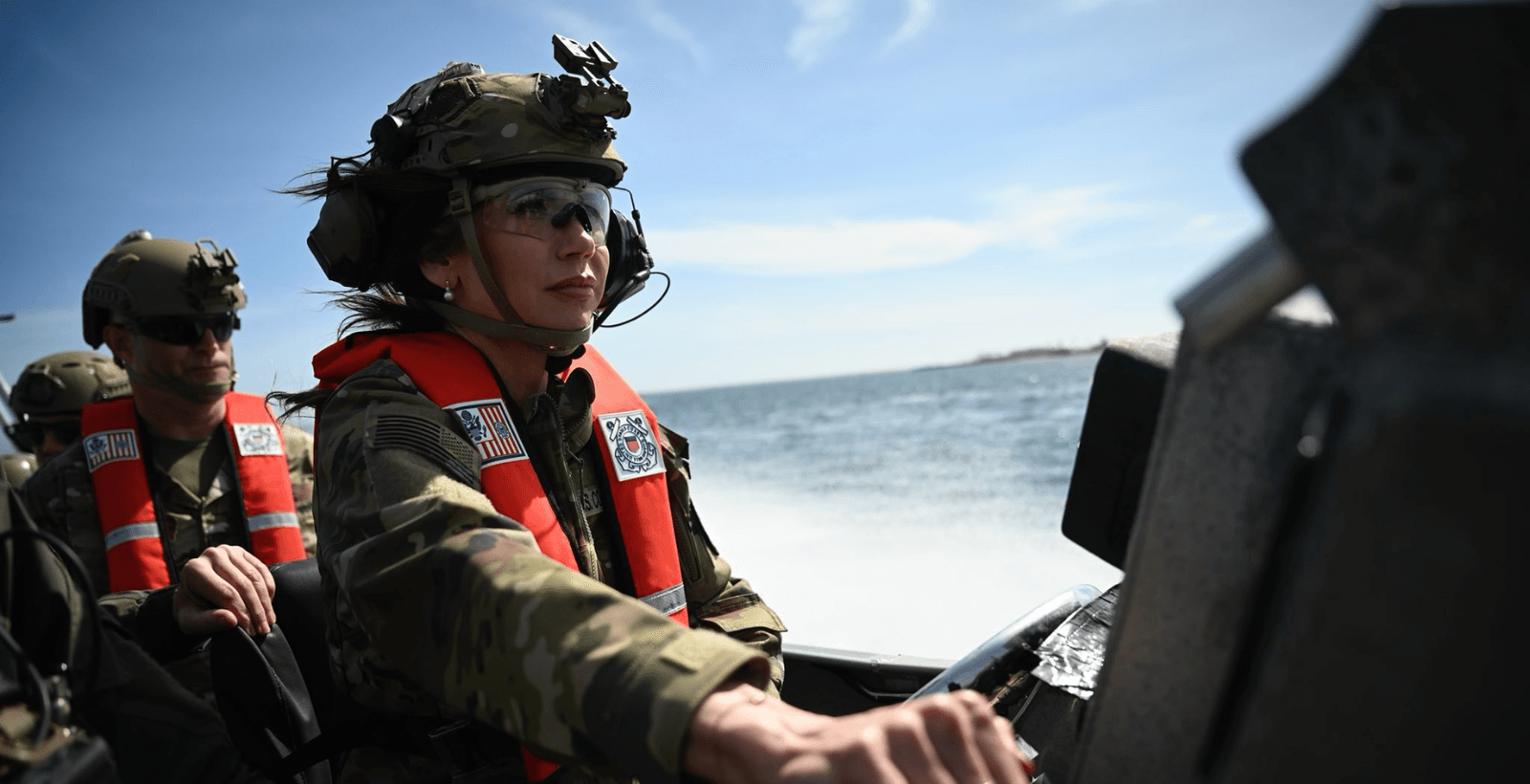 Quem é a Barbie do ICE, secretária polêmica de Donald Trump