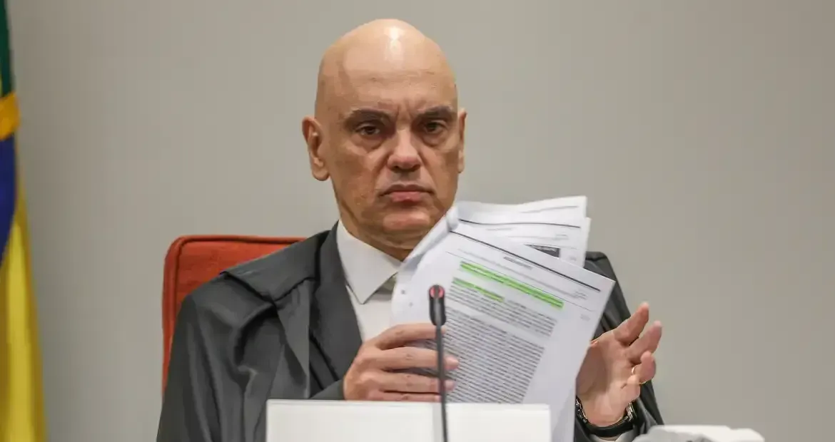 Moraes substitui prisão de "kids pretos" por multa e curso sobre democracia