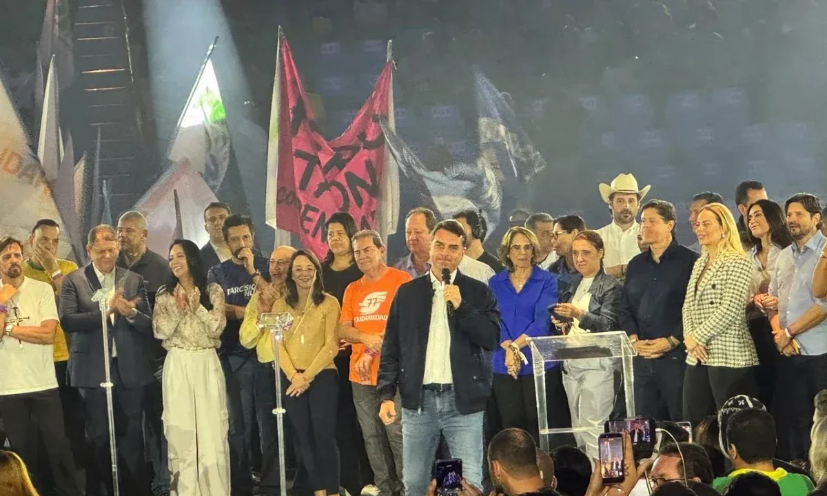 Flávio faz campanha em convenção de Tarcísio e fala em "boicote" do PT
