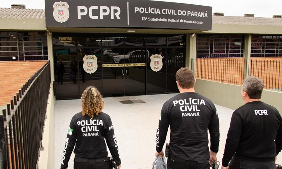 Policial suspeita de corrupção e vazamento de informações é afastada