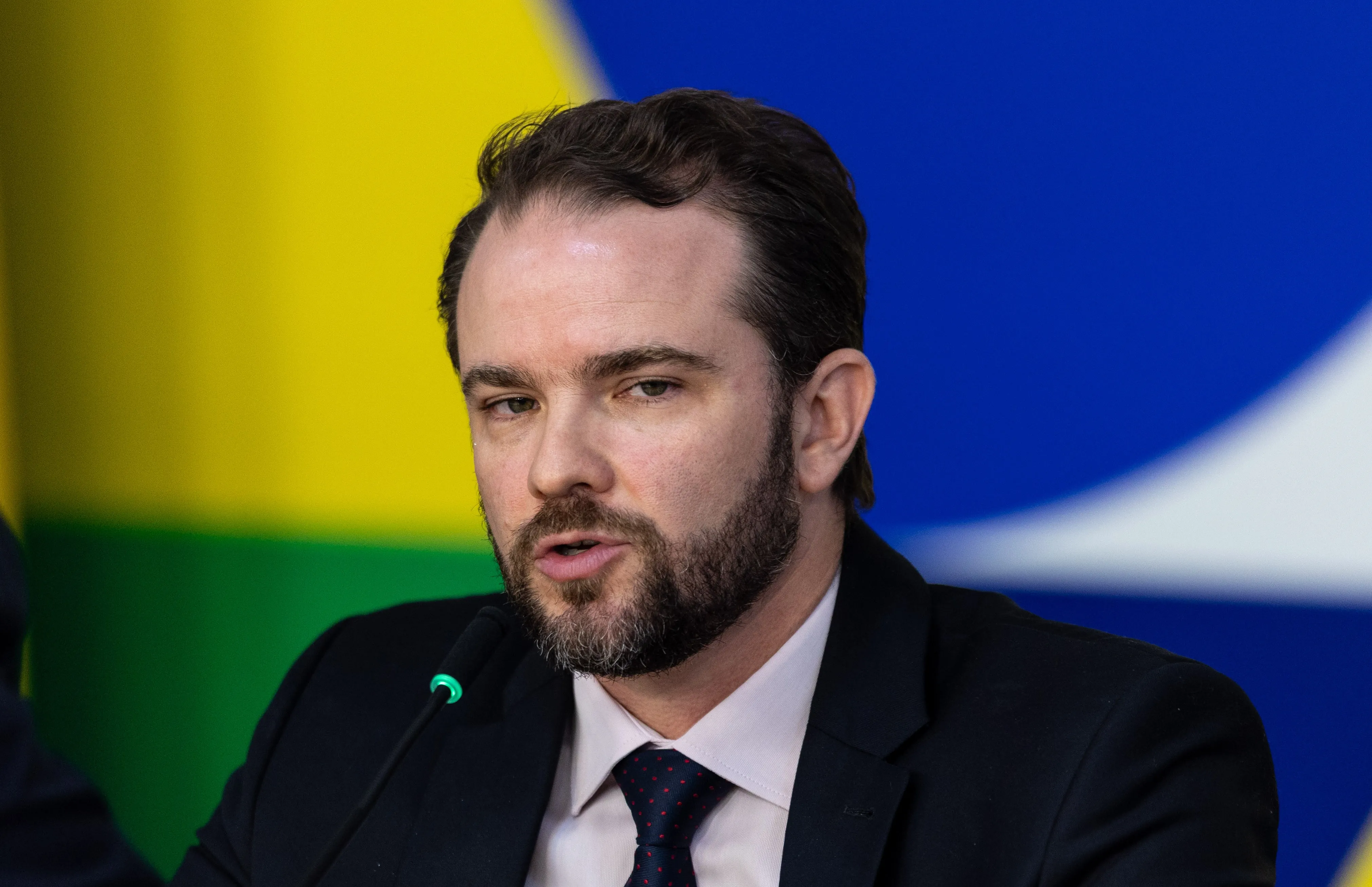 Guerra no Oriente Médio pode afetar fertilizantes e alimentos, diz ministro da Fazenda