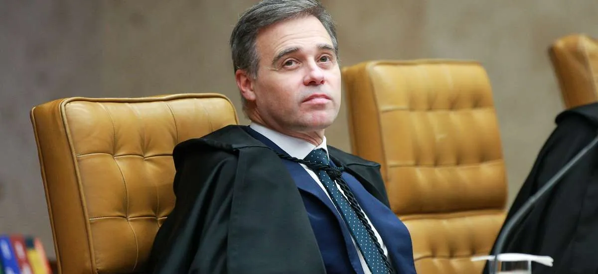 Mendonça reforça que não tem acesso ao histórico do celular de Vorcaro