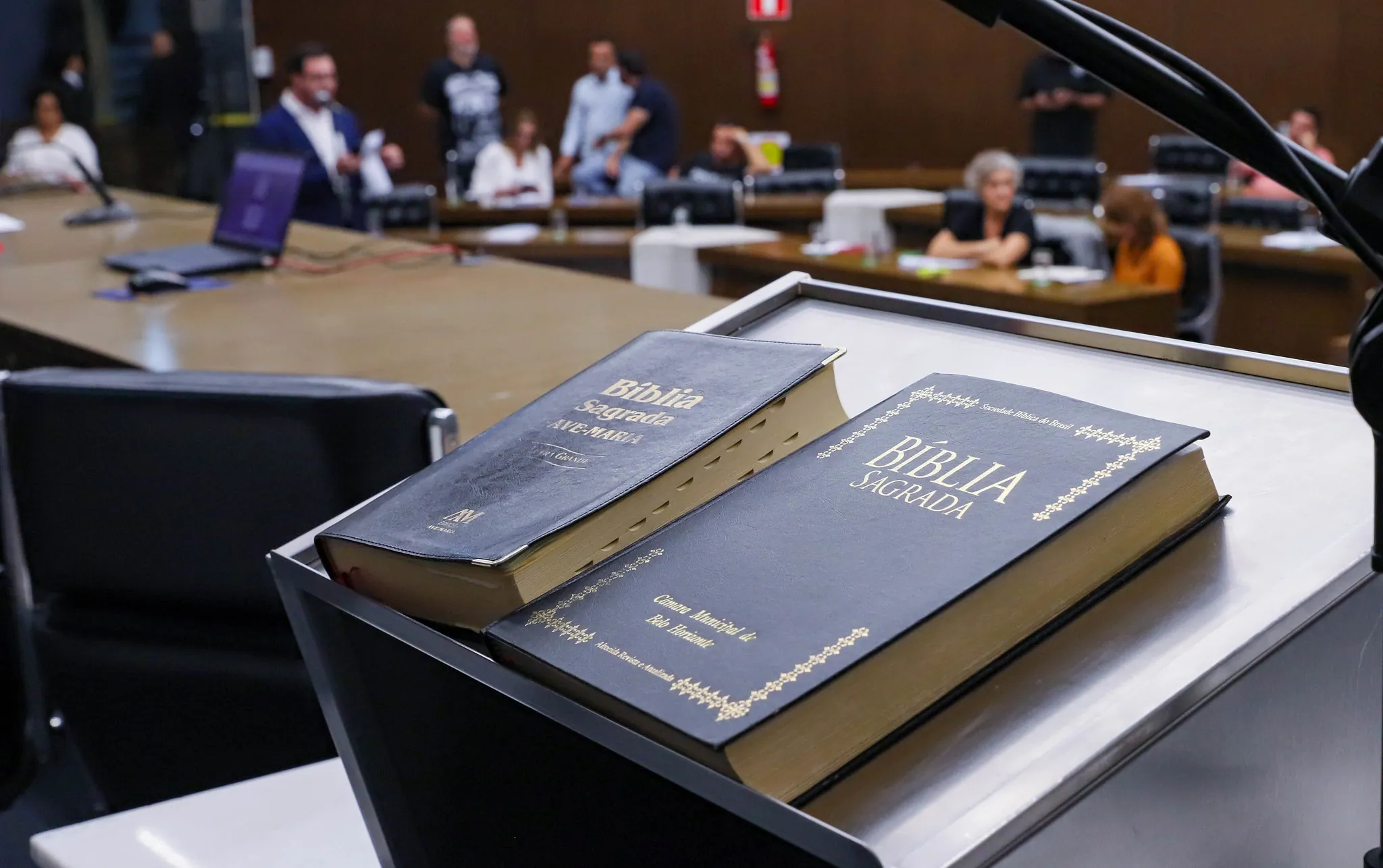 Justiça mantém justa causa de homem que entregou 88 atestados em um ano, mas atuava como pastor na licença