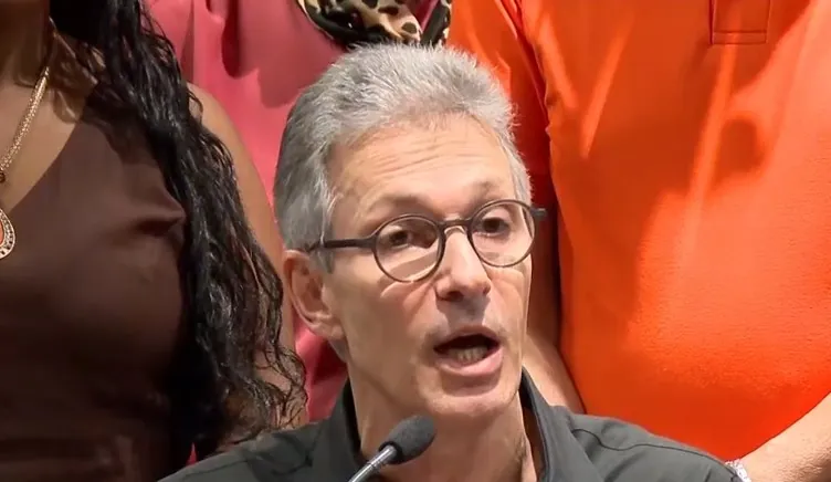 Zema cancela participação em debate da Band deste domingo e justifica falta por ausência de Lula
