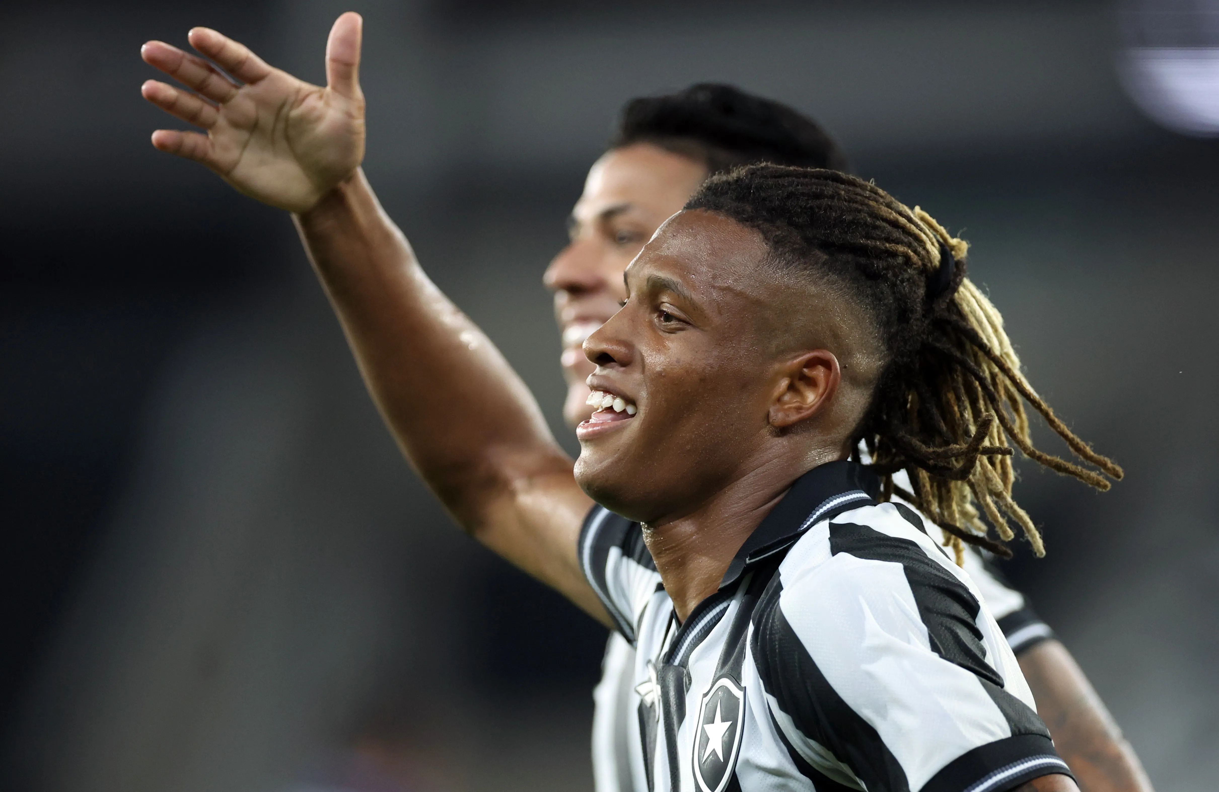 Sob os olhares de Ancelotti, Danilo decide e Botafogo vence Racing pela Sul-Americana