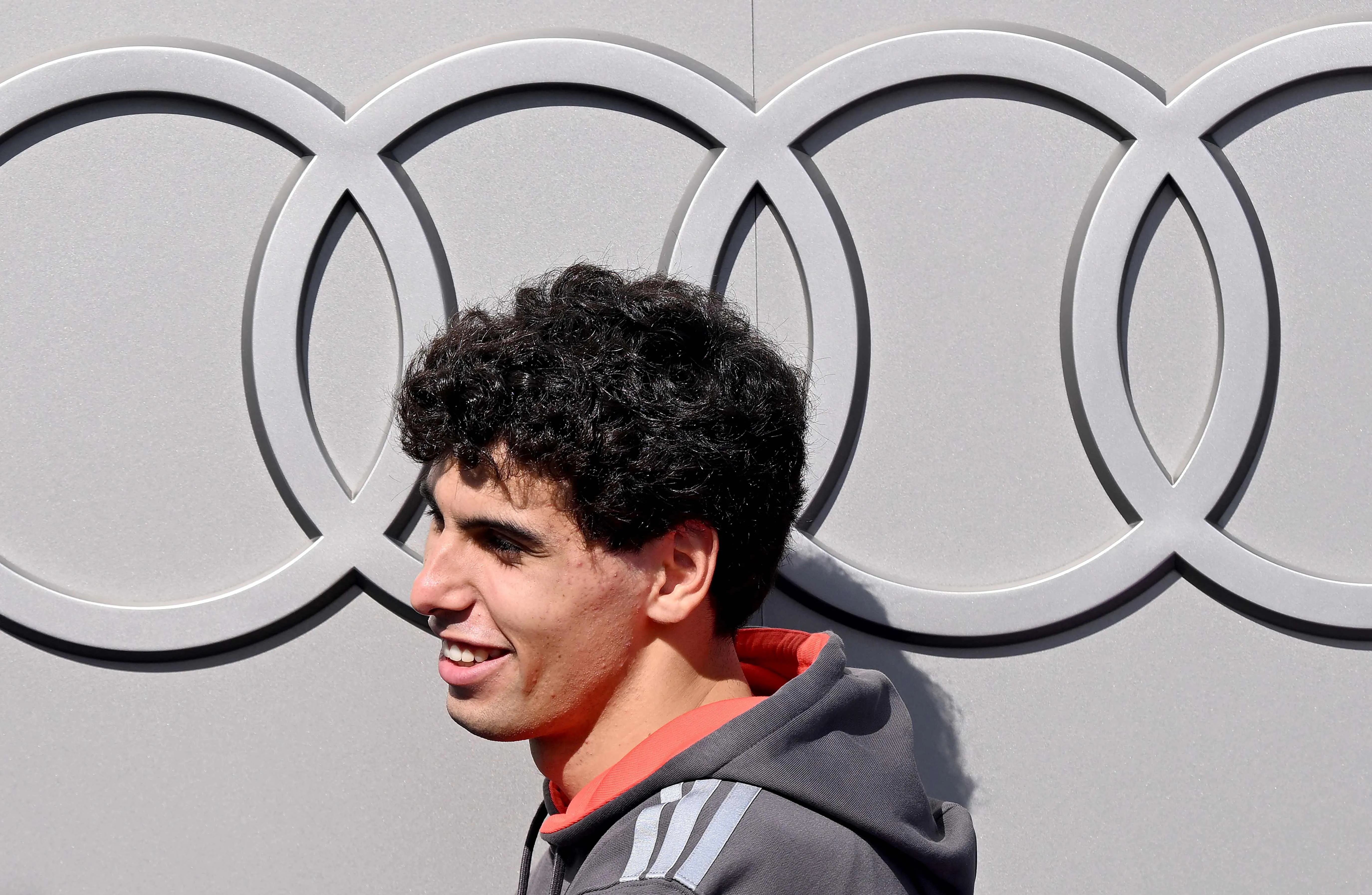 GP do Japão: Bortoleto lamenta problema logo no início da corrida: 'A gente sofre nas largadas'