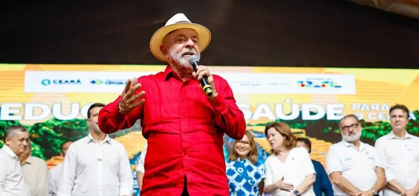 Lula diz que eleitor precisa pensar na família ao escolher candidato