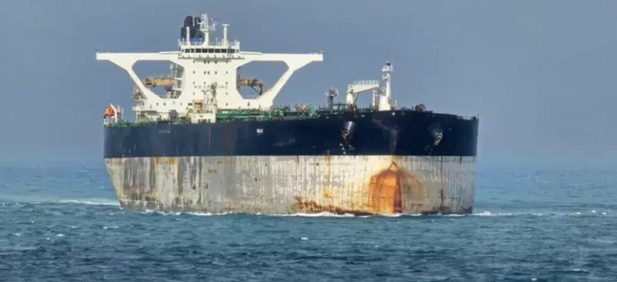 Rússia envia embarcações navais para escoltar petroleiro perseguido pelos EUA