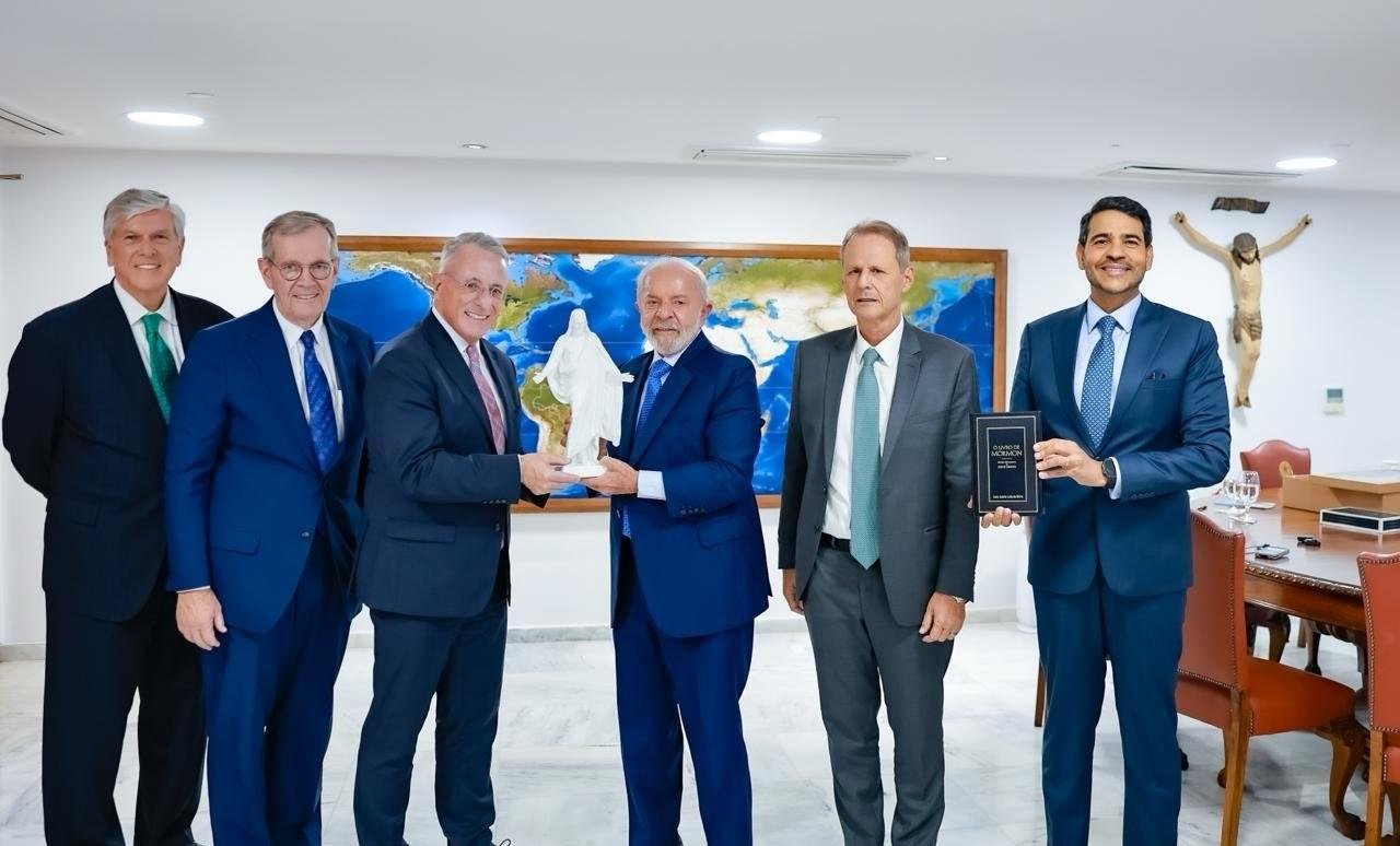 Lula se reúne com líder religioso em meio a críticas por desfile de samba e cobrança de aliados por gestos ao segmento