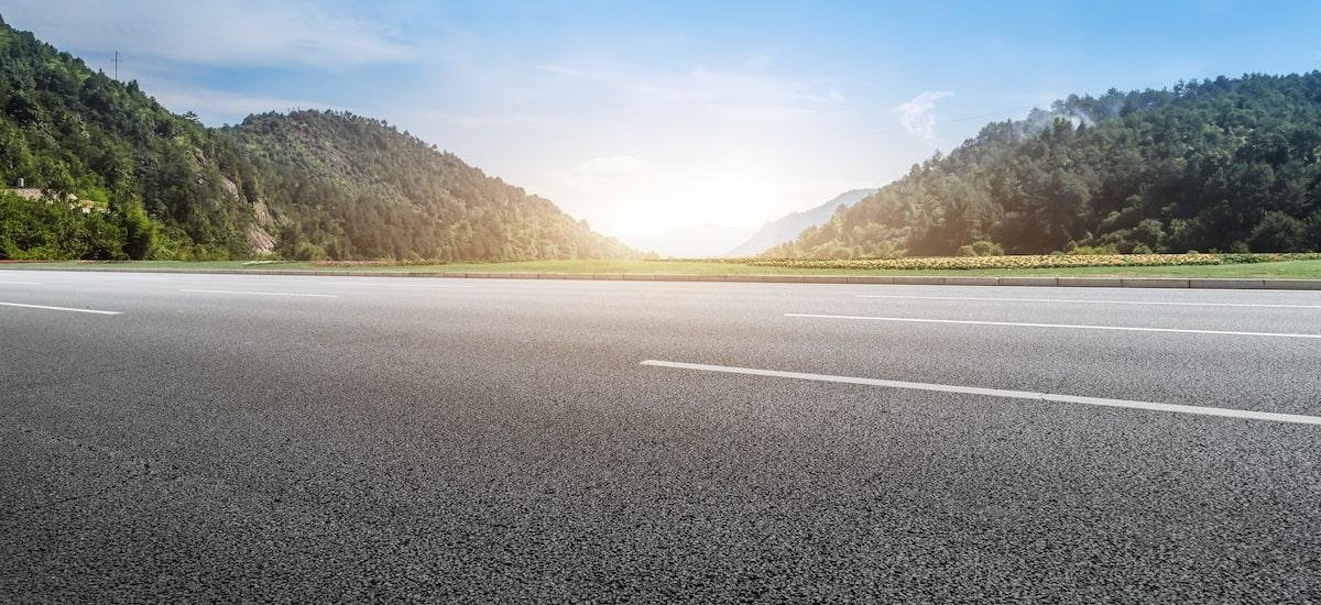 Leitor cobra a remoção de árvore com risco de queda no bairro Água Fria