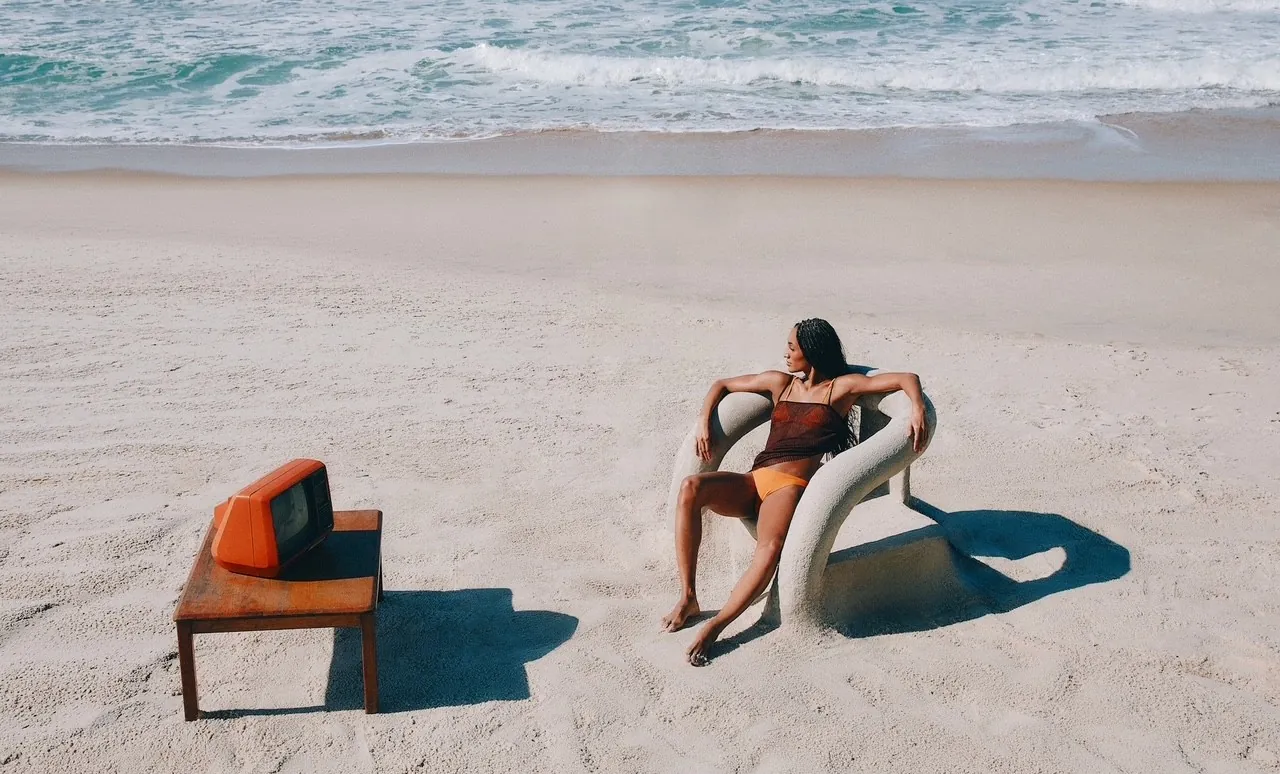 Pop-ups, 'lojas de verão' e projetos em magazines: a moda brasileira invade o verão da França