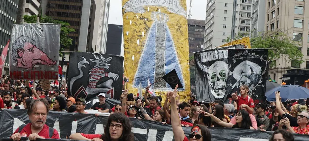 Manifestações e 'virada de voto' de jovens trazem projeção para Lula no 2° turno, apontam comentaristas do Datafolha