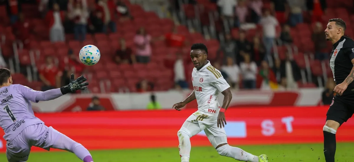 Inter goleia o Vasco de Renato Gaúcho em noite de homenagem a Fernandão