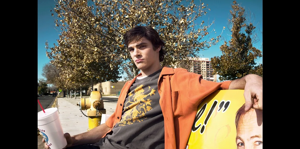 Ator RJ Mitte, de 'Breaking Bad', morre aos 34 anos