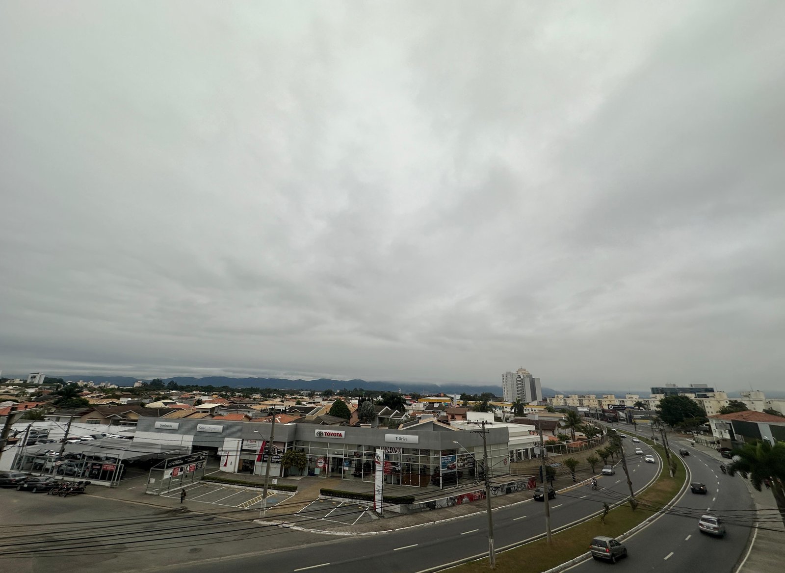 Chuva vai diminuir no Vale no fim de semana; litoral segue em alerta | G1