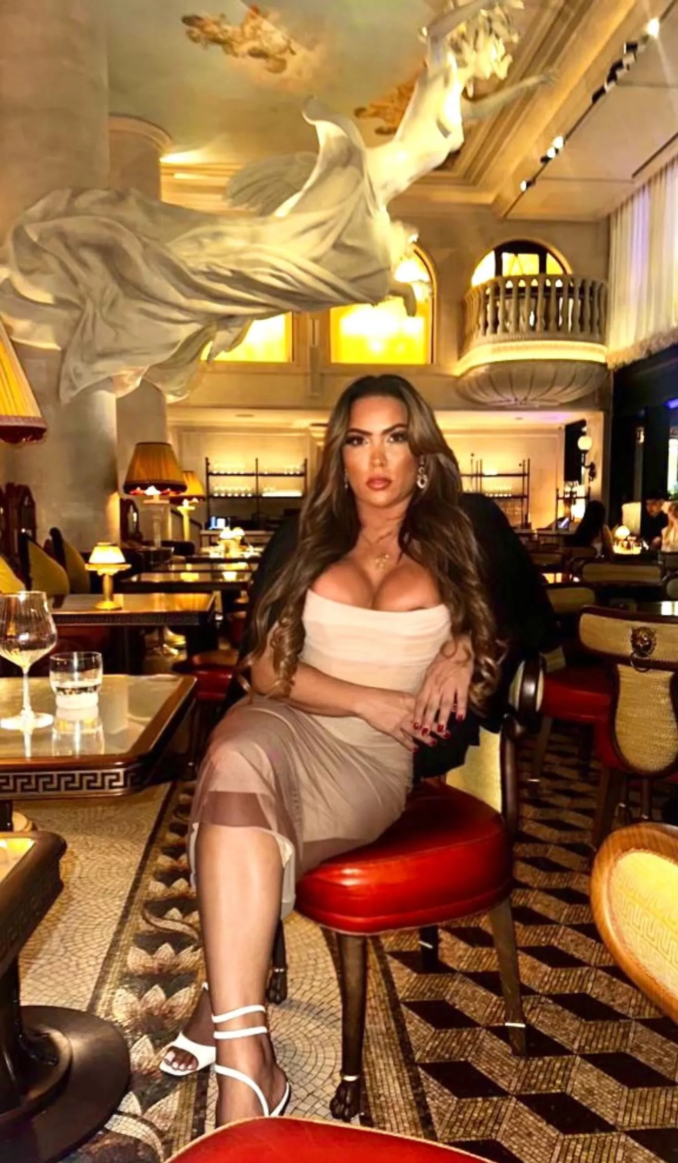 Influencer Nick Frazão ostentava viagens de luxo e apresentava podcast com temática trans