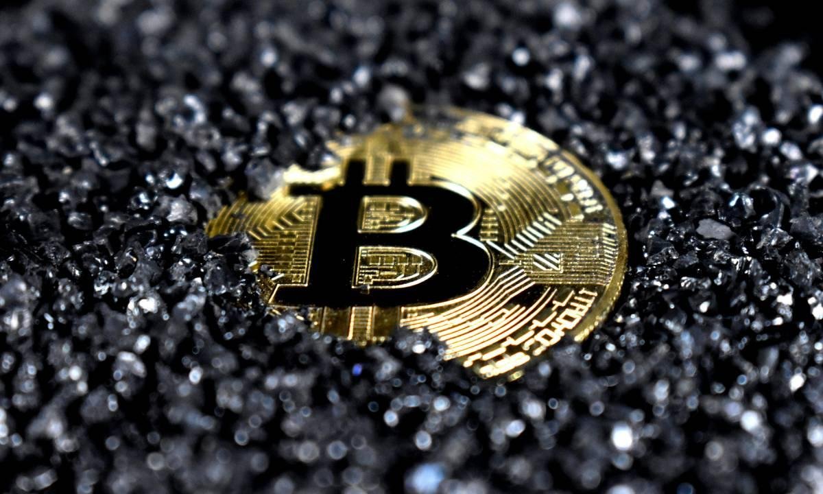 Bitcoin tomba para o menor valor em 10 meses com incerteza sobre o Fed