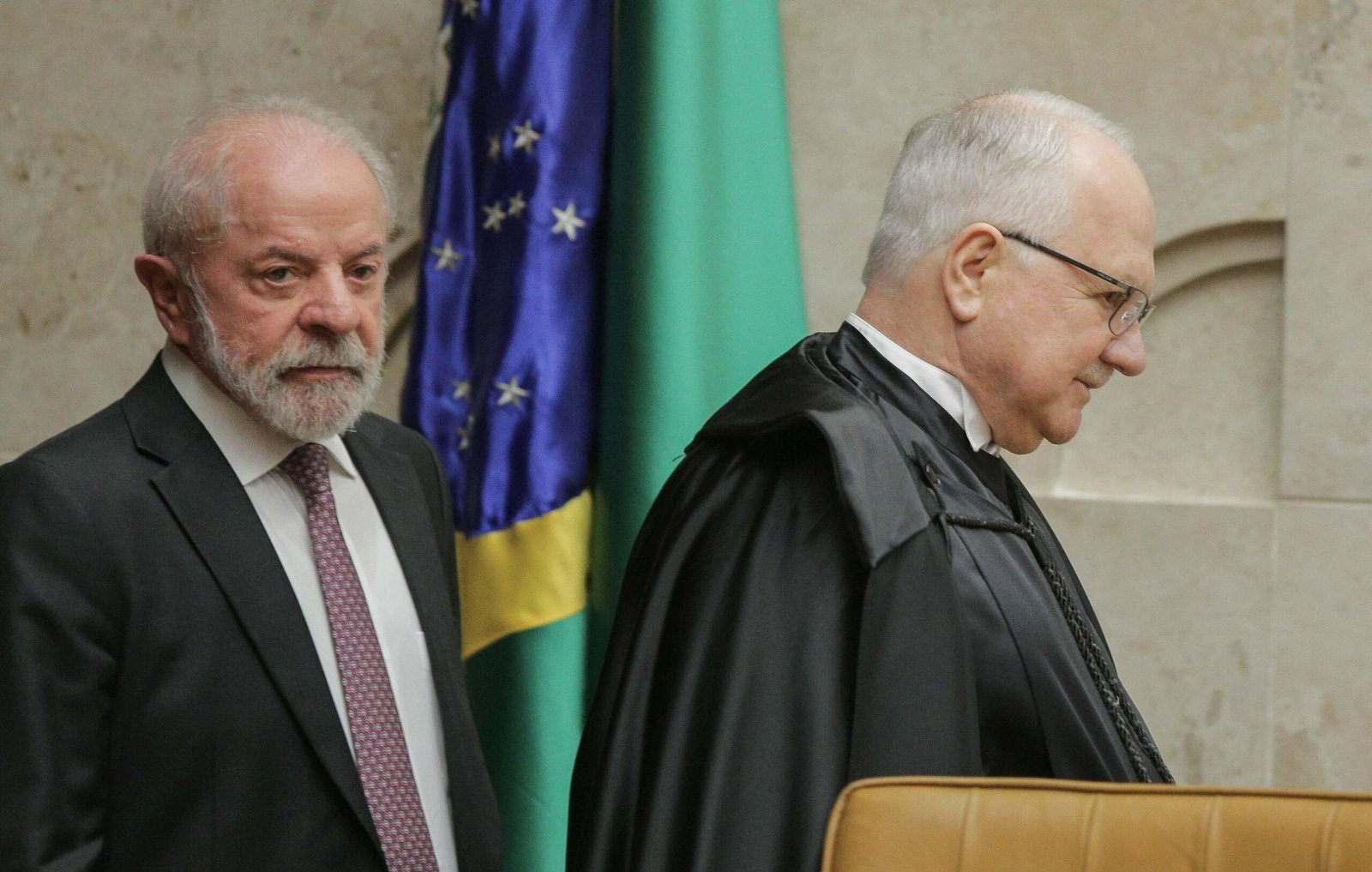 Nação não se curva a pressões de quem quer que seja, diz Lula no STF