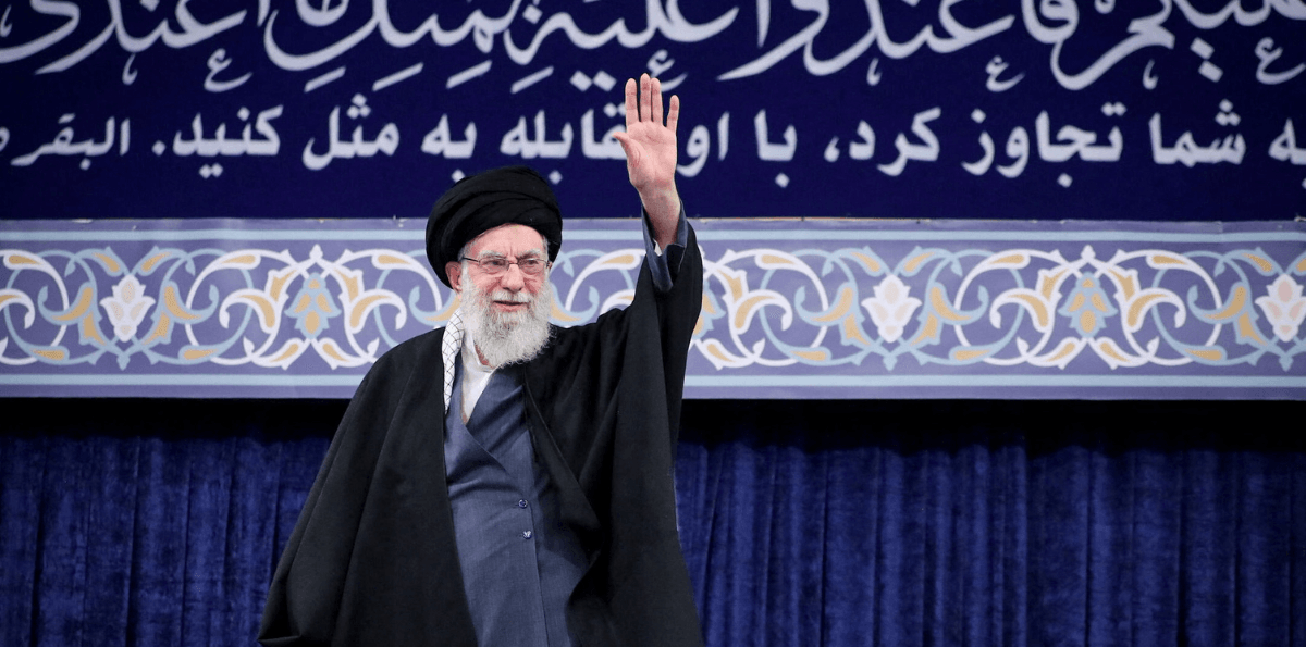 Quem era o aiatolá Ali Khamenei, líder supremo do Irã morto em ataques