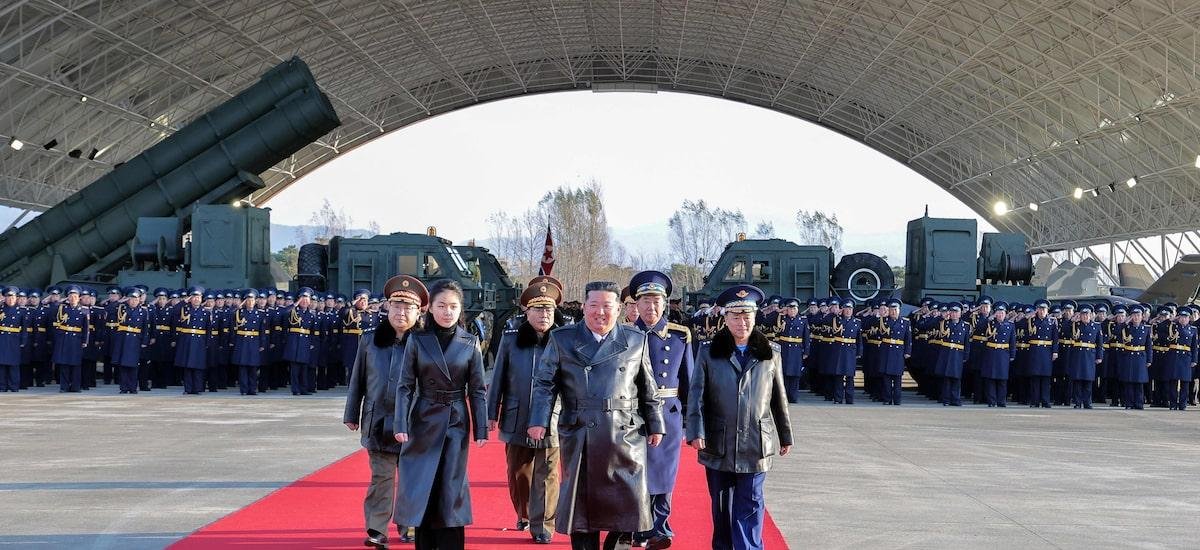 Coreia do Norte lança mísseis balísticos ao mar antes da visita do líder sul-coreano à China