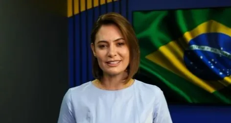 Após pedido de desculpas, Michelle Bolsonaro grava vídeo para convenção do PL, mas só cita Flávio uma vez: 'Que Deus abençoe sua candidatura'