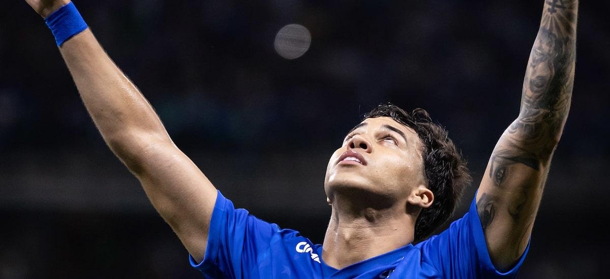 Kaio Jorge marca nos acréscimos, Cruzeiro vence o Pouso Alegre e vai à final do Mineiro