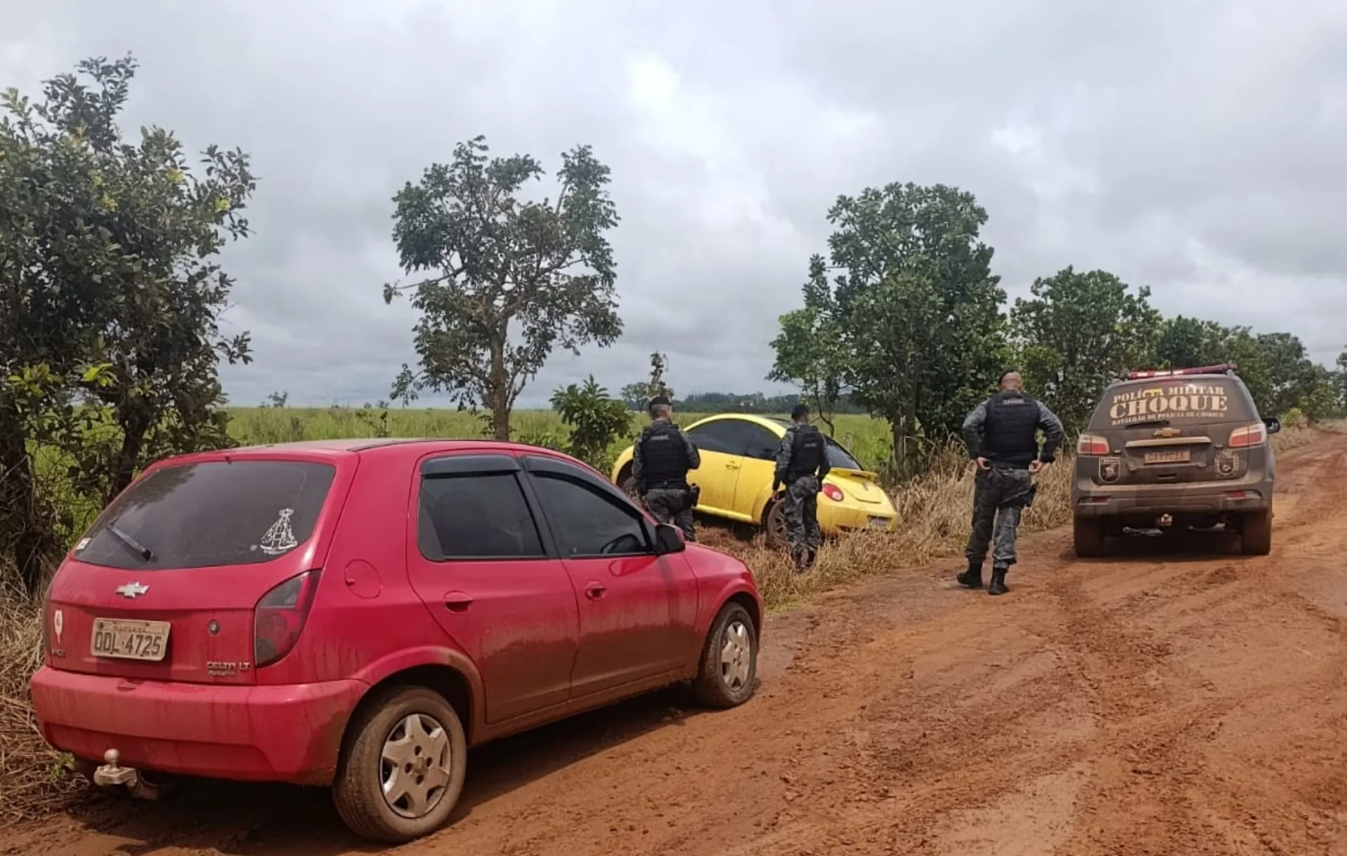 Encapuzados invadem casa e mantêm idosa e homem reféns durante assalto | G1