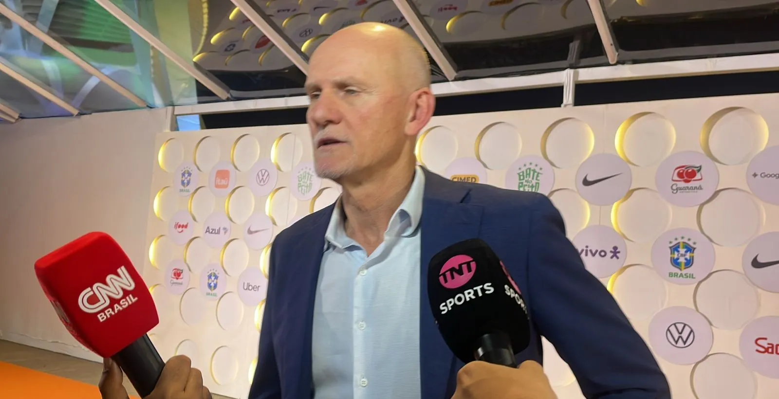 Taffarel diz que falha não pesou e explica troca de Bento por Weverton na convocação para a Copa: 'Experiência'
