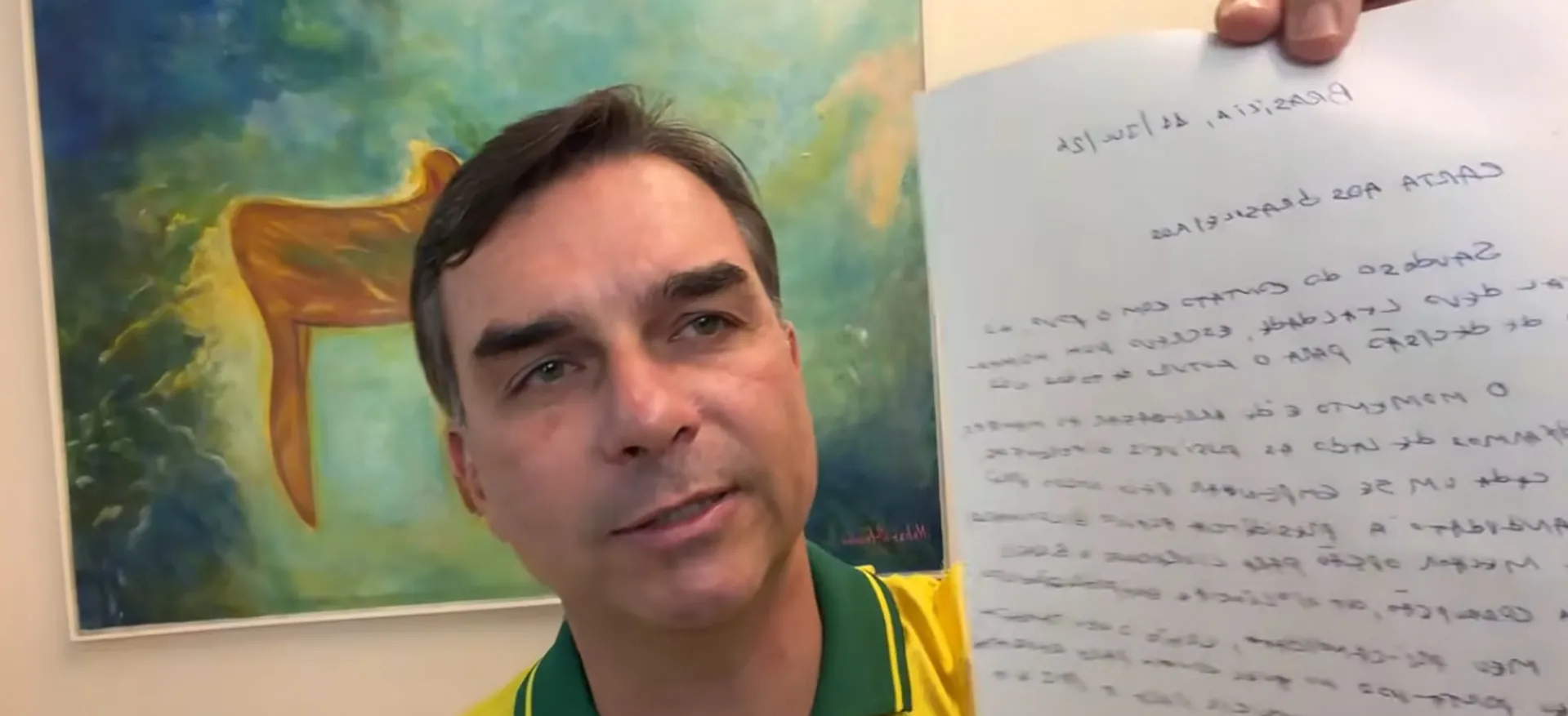 Moraes pede que PGR se manifeste sobre possível descumprimento de Bolsonaro por carta divulgada por Flávio