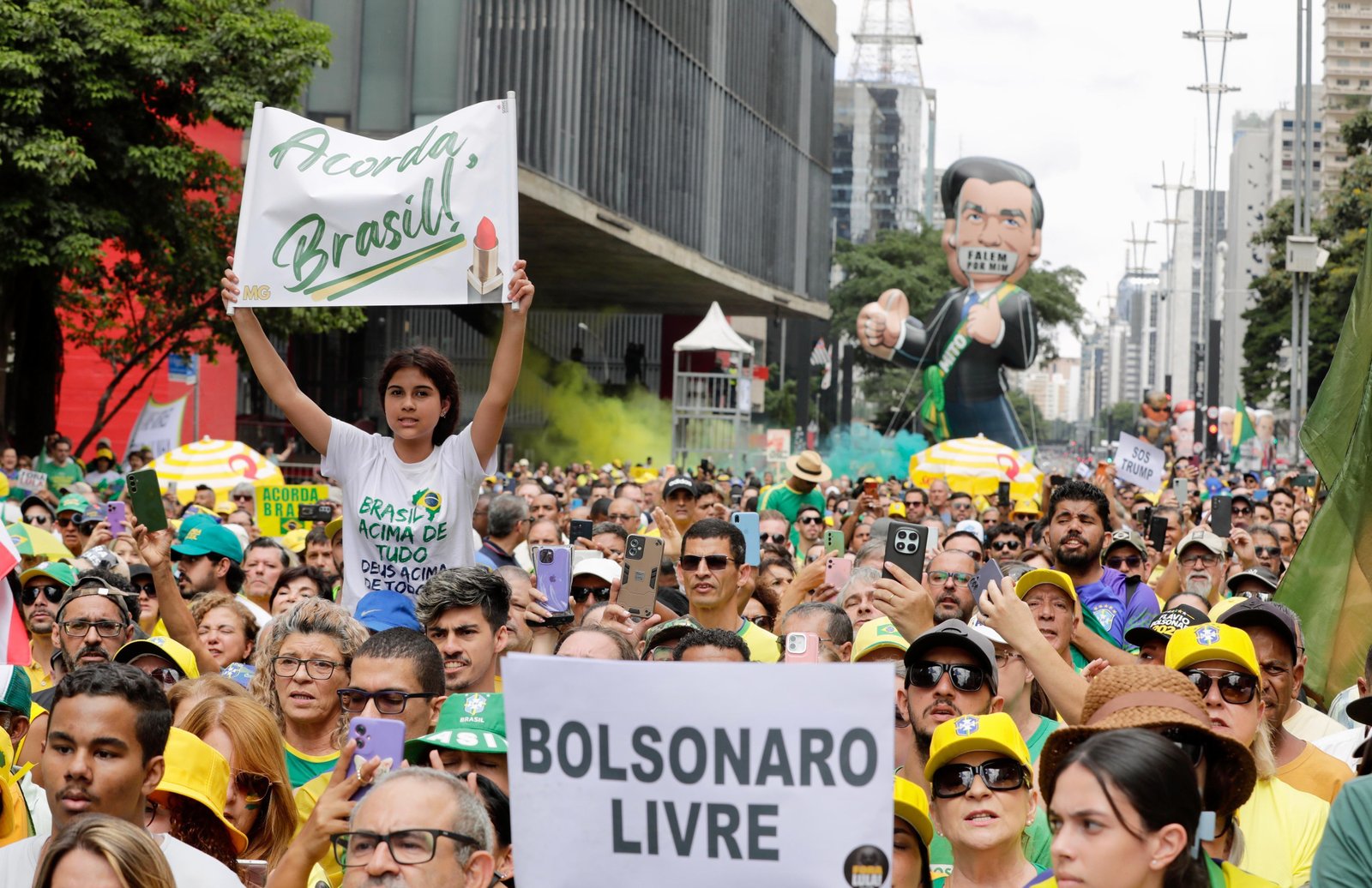 Ato na Paulista: 58% dos manifestantes defendem prisão para quem cometeu violência no 8 de Janeiro