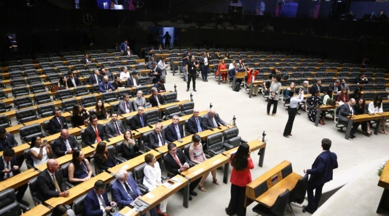 Câmara aprova projeto que endurece regras contra devedor contumaz