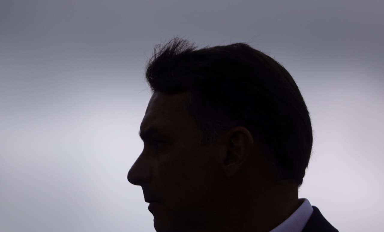 Flávio Bolsonaro comemora avanço contra Lula, mas prega cautela