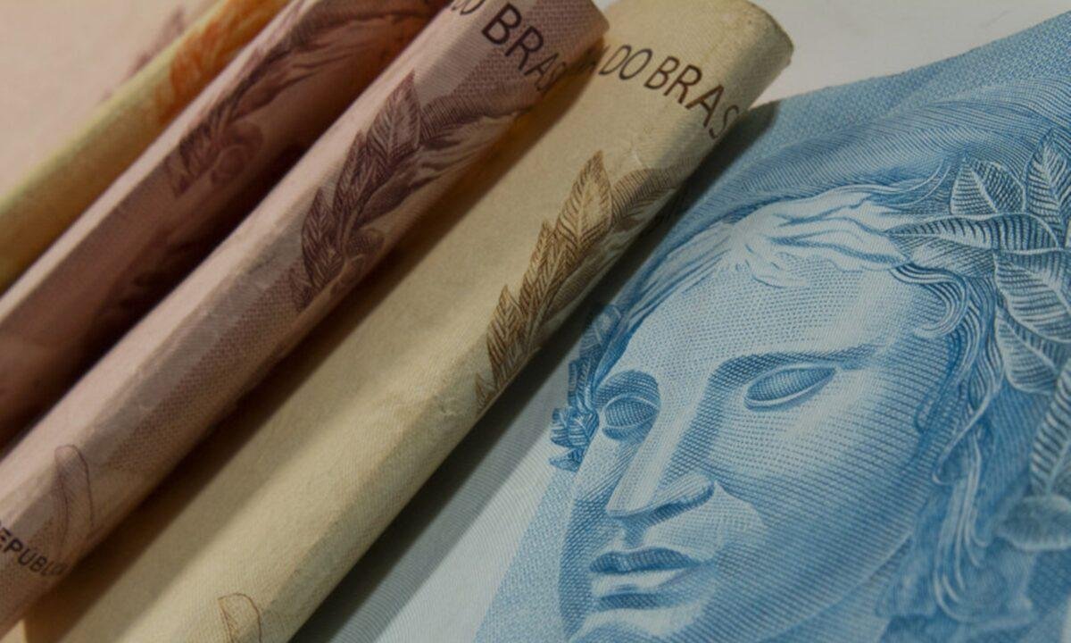 Imposto: governo arrecada R$ 666,35 bilhões com importações em 10 anos